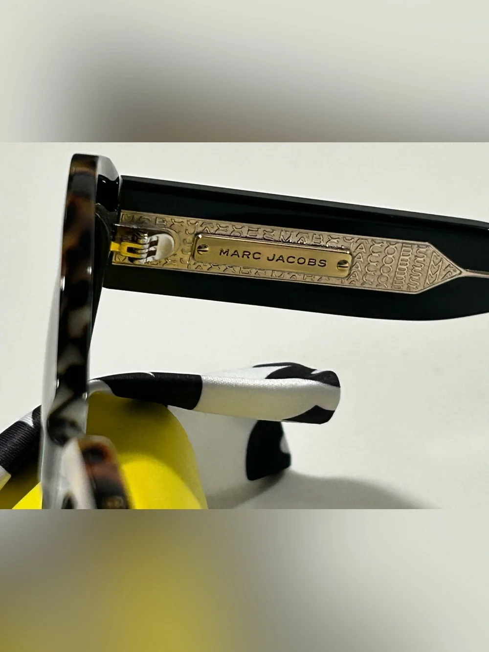 Marc Jacobs Sunglasses with Brown Gradient Lenses BN